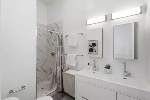 Bath - 1510-1514 8th St, Oakland, CA 94607 photo 5 of 15