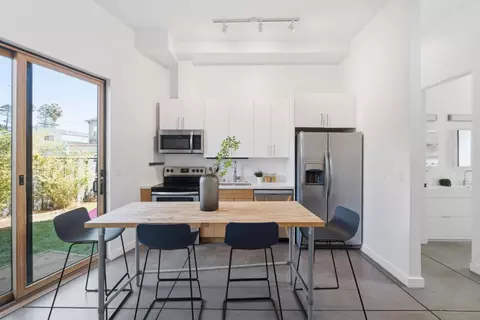 Dining - 1510-1514 8th St, Oakland, CA 94607 photo 4 of 7