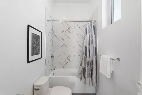 Bath - 1510-1514 8th St, Oakland, CA 94607 photo 4 of 15