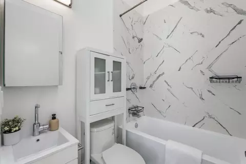 Bath - 1510-1514 8th St, Oakland, CA 94607 photo 15 of 15