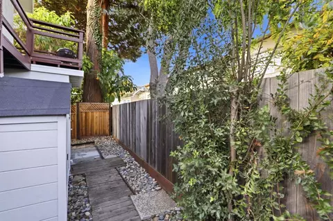 Exterior - 113 Bennett Rd, Aptos, CA 95003 photo 10 of 12