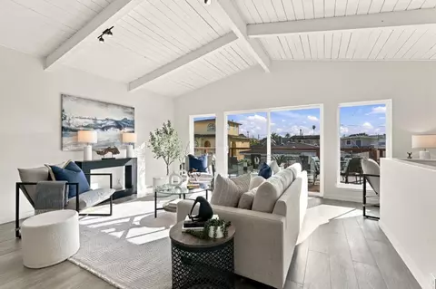 Living - 113 Bennett Rd, Aptos, CA 95003 photo 1 of 4