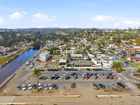 Exterior - 113 Bennett Rd, Aptos, CA 95003 photo 6 of 12