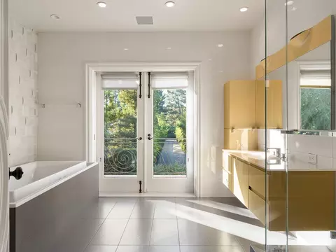 Bath - 267 Atherton Ave, Atherton, CA 94027 photo 4 of 6
