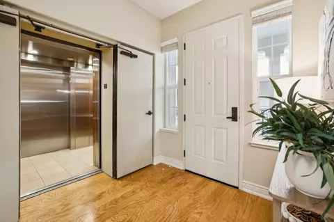 Entry Way - 88 S Broadway 2205, Millbrae, CA 94030 photo 4 of 7