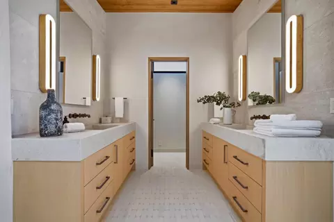 Bath - 26346 Valley View Ave, Carmel, CA 93923 photo 2 of 9