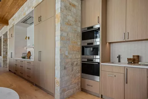 Kitchen - 26346 Valley View Ave, Carmel, CA 93923 photo 3 of 6