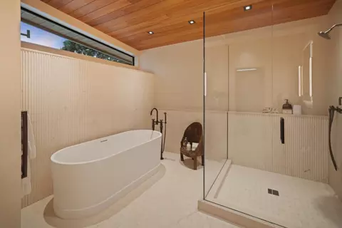 Bath - 26346 Valley View Ave, Carmel, CA 93923 photo 7 of 9