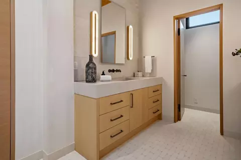 Bath - 26346 Valley View Ave, Carmel, CA 93923 photo 3 of 9
