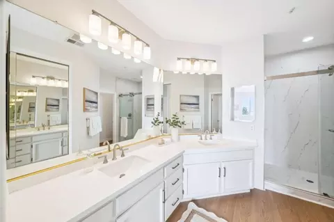 Bath - 79 Outlook Cir, Pacifica, CA 94044 photo 1 of 3