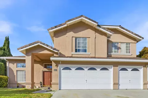 2120 Primrose Ct, Hollister, CA 95023