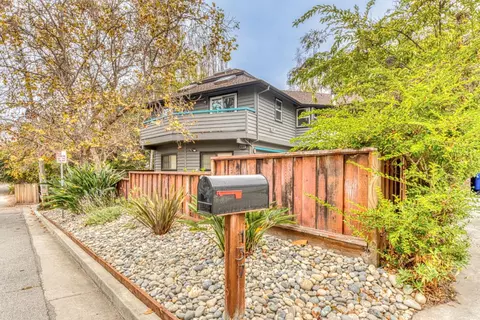 137 Holway Dr, Santa Cruz, CA 95065
