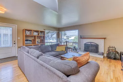 Living - 945 San Simeon Dr, Salinas, CA 93901 photo 1 of 1