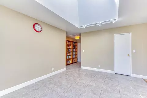 Entry Way - 945 San Simeon Dr, Salinas, CA 93901 photo 2 of 2