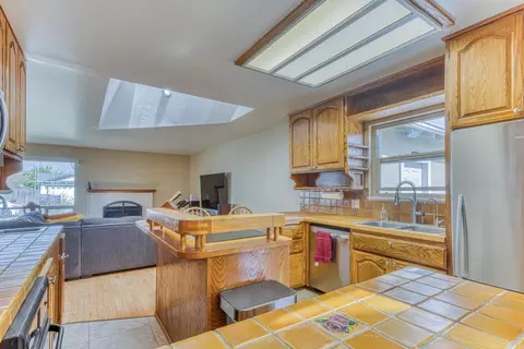 Kitchen - 945 San Simeon Dr, Salinas, CA 93901 photo 3 of 3