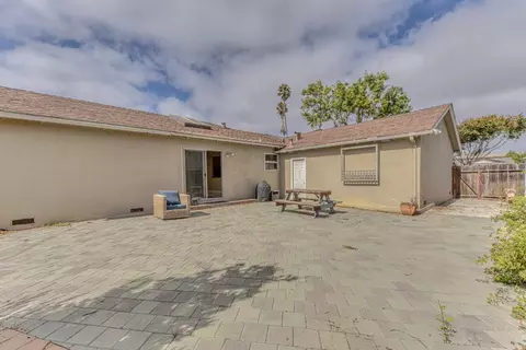Exterior - 945 San Simeon Dr, Salinas, CA 93901 photo 4 of 7
