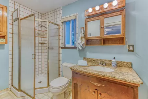 Bath - 19115 Marjorie Rd, Prunedale, CA 93907 photo 1 of 3