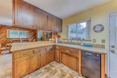 Kitchen - 19115 Marjorie Rd, Prunedale, CA 93907 photo 2 of 3