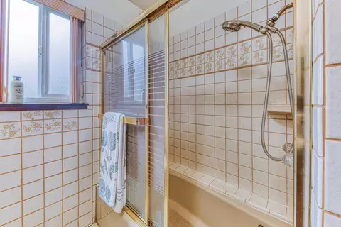 Bath - 19115 Marjorie Rd, Prunedale, CA 93907 photo 3 of 3