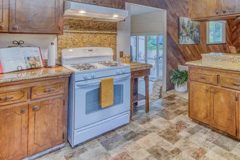 Kitchen - 19115 Marjorie Rd, Prunedale, CA 93907 photo 3 of 3