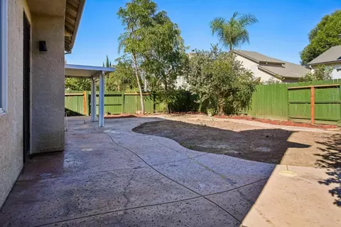 Exterior - 421 De Bord Dr, Tracy, CA 95376 photo 4 of 4