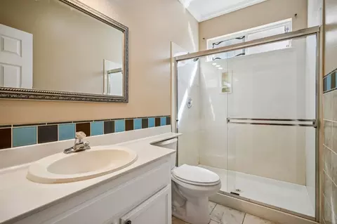 Bath - 421 De Bord Dr, Tracy, CA 95376 photo 1 of 4