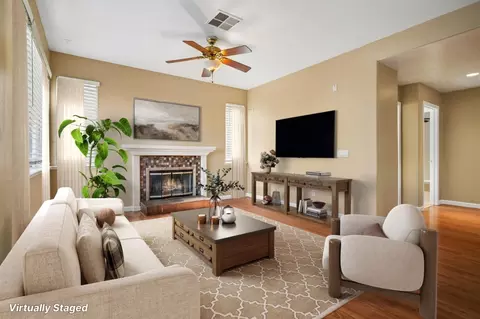 Living - 421 De Bord Dr, Tracy, CA 95376 photo 3 of 7