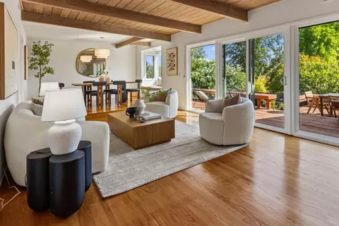 251 Dedalera Dr, Portola Valley, CA 94028