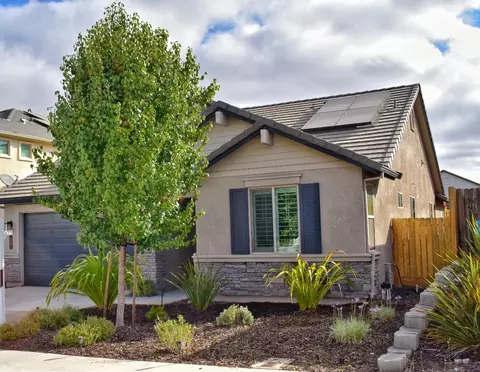 1361 Azalea Dr, Hollister, CA 95023