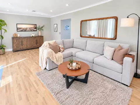 Living - 296 River Rd, Salinas, CA 93908 photo 2 of 4
