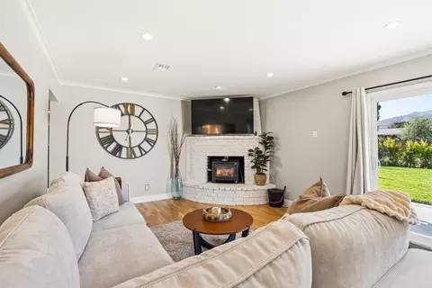 Living - 296 River Rd, Salinas, CA 93908 photo 4 of 4