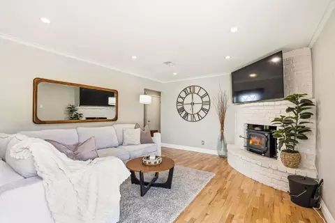 Living - 296 River Rd, Salinas, CA 93908 photo 3 of 4