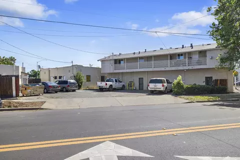 Exterior - 107 I St, Modesto, CA 95351 photo 2 of 2