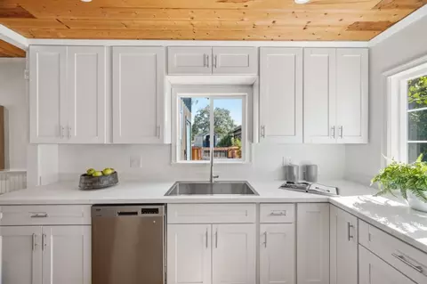 Kitchen - 3150 Day Rd, Gilroy, CA 95020 photo 5 of 5