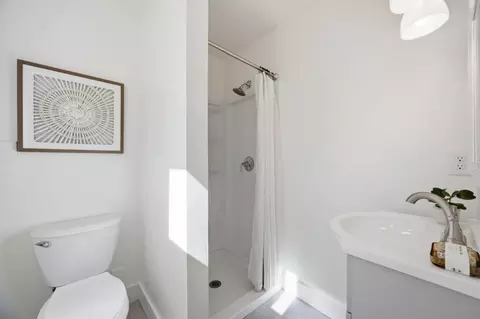 Bath - 3150 Day Rd, Gilroy, CA 95020 photo 1 of 7