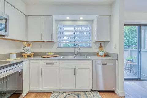 Kitchen - 3850 Rio Rd 24, Carmel, CA 93923 photo 2 of 3