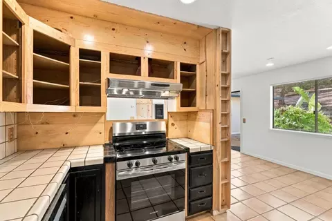 Kitchen - 7710 Fallen Leaf Ln, Salinas, CA 93907 photo 4 of 6
