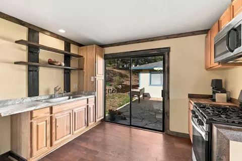Kitchen - 7710 Fallen Leaf Ln, Salinas, CA 93907 photo 5 of 6