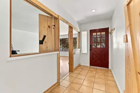 Entry Way - 7710 Fallen Leaf Ln, Salinas, CA 93907 photo 2 of 3