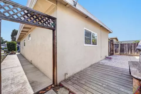 Exterior - 672 Bronte Ave, Watsonville, CA 95076 photo 4 of 5