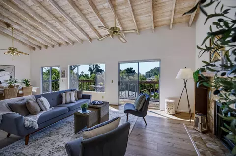 Living - 546 Monterey Dr, Aptos, CA 95003 photo 4 of 5