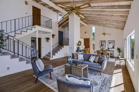 Living - 546 Monterey Dr, Aptos, CA 95003 photo 3 of 5