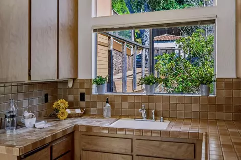 Kitchen - 546 Monterey Dr, Aptos, CA 95003 photo 2 of 2