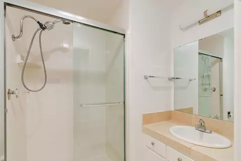 Bath - 100 E Middlefield Rd 4h, Mountain View, CA 94043 photo 1 of 8