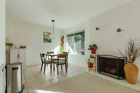 Dining - 100 E Middlefield Rd 4h, Mountain View, CA 94043 photo 2 of 3