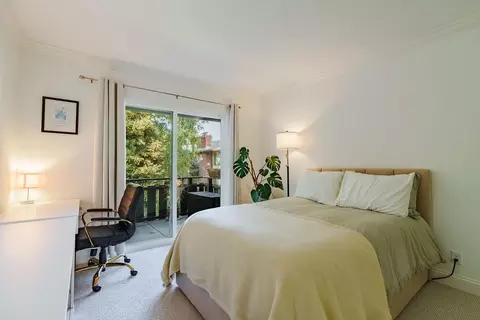 Bedroom - 100 E Middlefield Rd 4h, Mountain View, CA 94043 photo 5 of 8