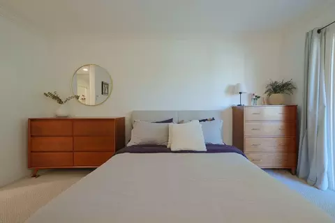 Bedroom - 100 E Middlefield Rd 4h, Mountain View, CA 94043 photo 3 of 8