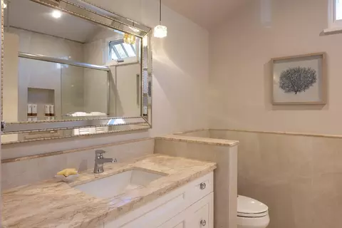 Bath - 807 7th Ave, Carmel, CA 93921 photo 4 of 5