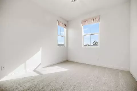 Bedroom - 2974 Bluffs Dr, Marina, CA 93933 photo 4 of 5