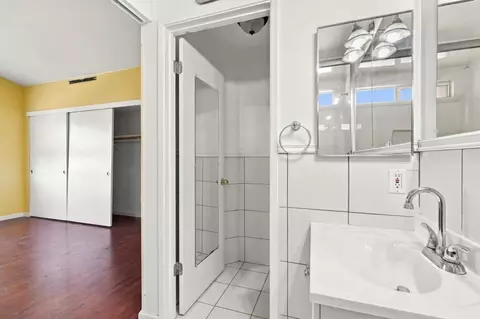 Bath - 151 Wellington Pl, Vallejo, CA 94591 photo 1 of 4